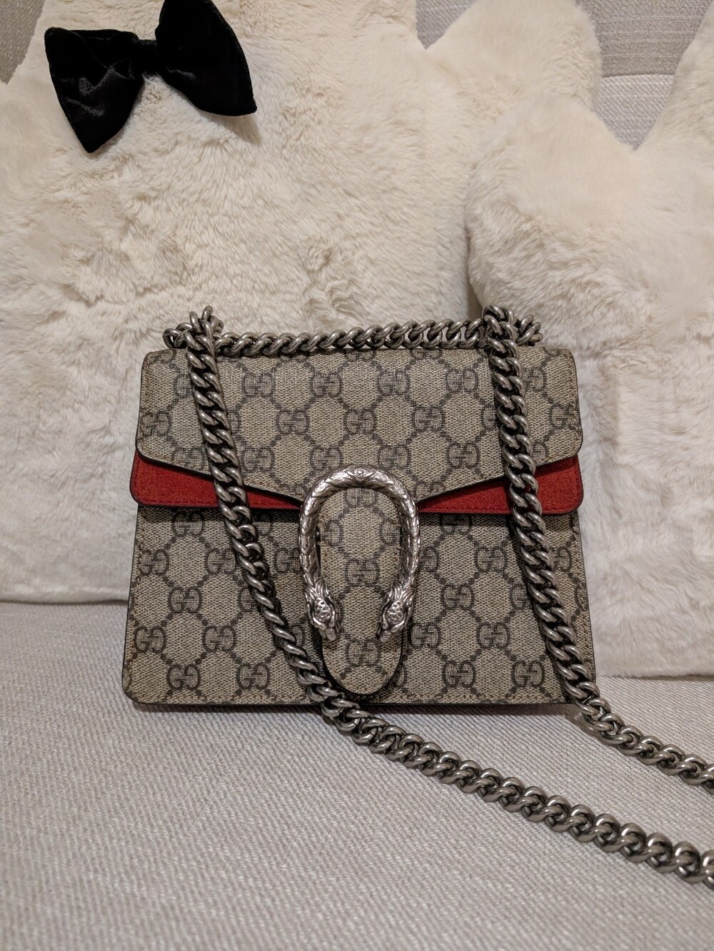 Gucci Small Dionysus GG Supreme Canvas Shoulder Bag in Beige/Red - Picture 4 of 17